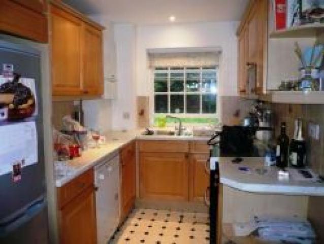 			Beautiful House!, 3 Bedroom, 1 bath, 1 reception Flat			 Ashburnham Close, EAST FINCHLEY